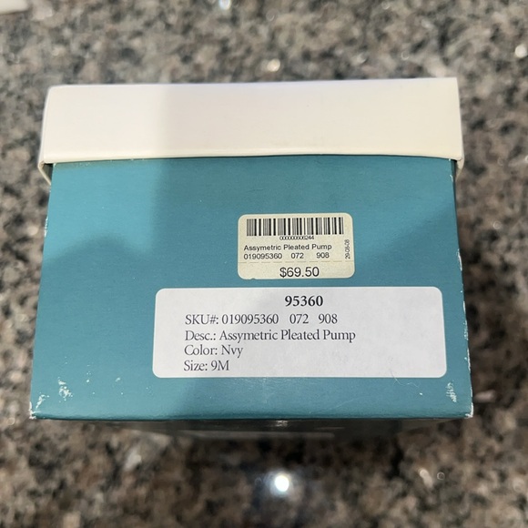 Coldwater Creek - Asymmetric Pleated Pump - Navy - BNWT - Picture 12 of 12